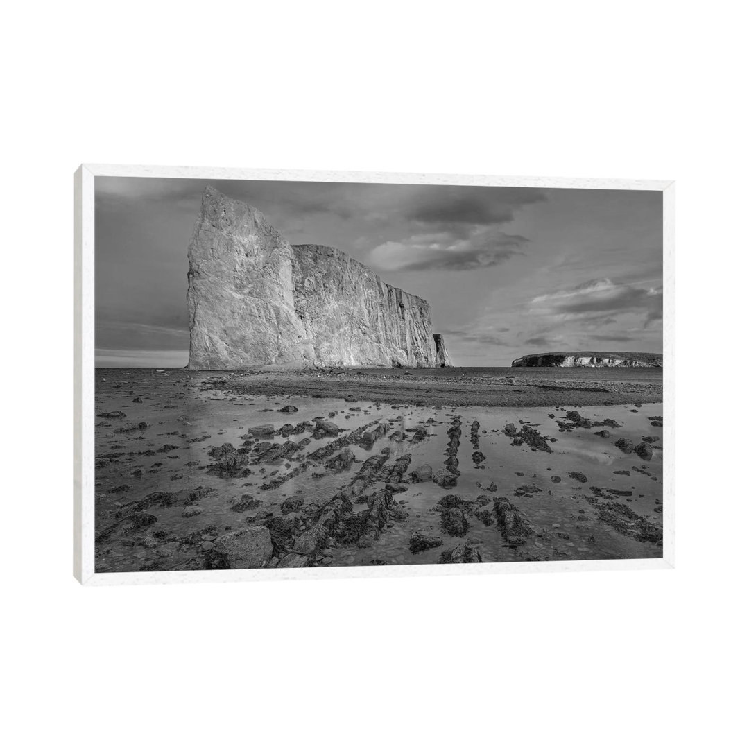 Coastline And Perce Rock Limestone Formation At Low Tide, Quebec, Canada von Tim Fitzharris - Gallery-Wrapped Canvas Gic...