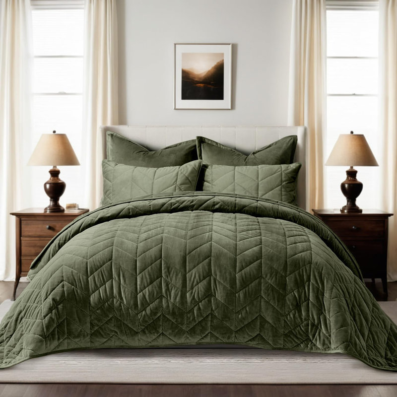 Ultra Soft Velvet Quilt Set, Queen Quilt + 2 Queen Shams, Olive Green