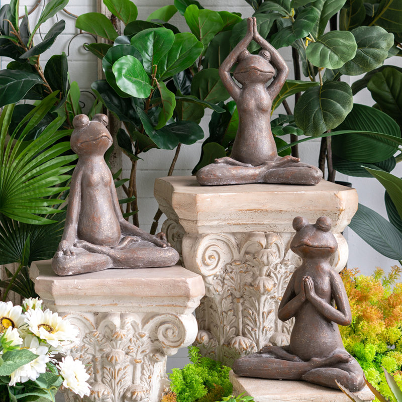 Figurine grenouille yoga en magnésium 12 x 6,5 x 13,5 po dans une pose de lotus avec des accents dorés
