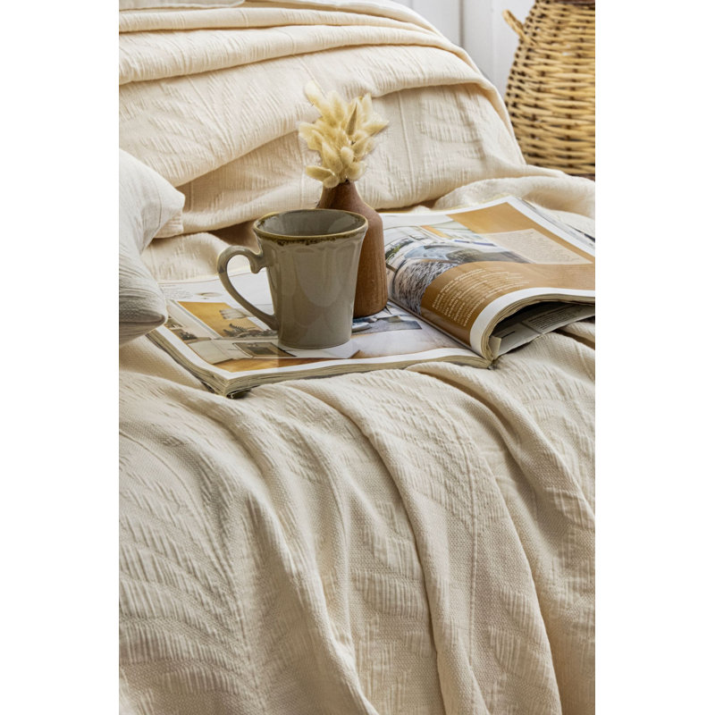 Elegant Double Bedspread Set, 100% Cotton Jacquard | Includes 2 Pillowcases (19.7 x 27.6 inches) | Soft Beige Color, Machine Washable, Luxurious Comfort for Your Bedroom Decor