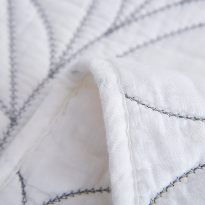 Cotton Damask Quilt, King Quilt +  2 King Shams