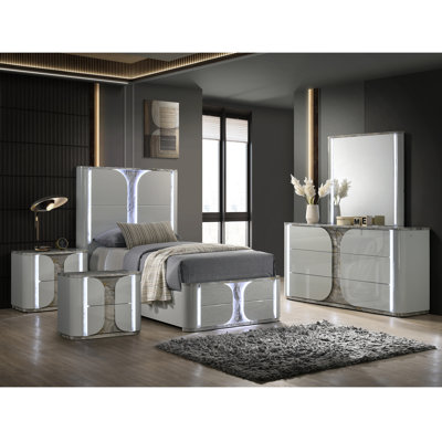 Petersfield 5-Piece Bedroom Set