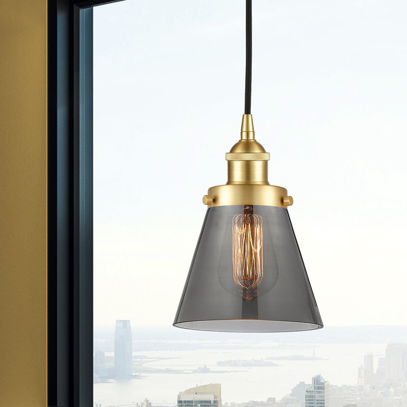 Mini-luminaire suspendu 1 lumière Cone, Gris, H 9,5 po x l 6,25 po x P 6,25 po, Or satiné