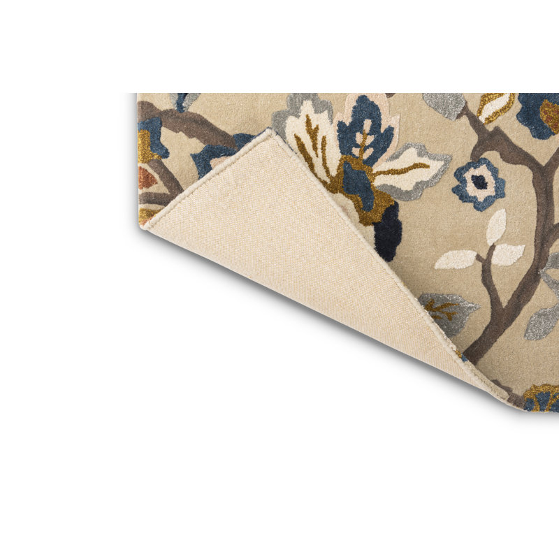 Amanpuri Hand Tufted Floral Area Rug in Stone/Navy, Rectangle 5'7'' x 7'10''