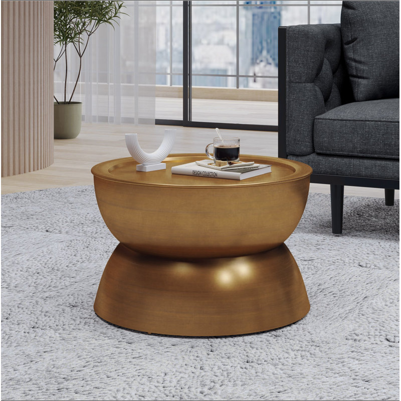 Table basse en métal martelé, Gold