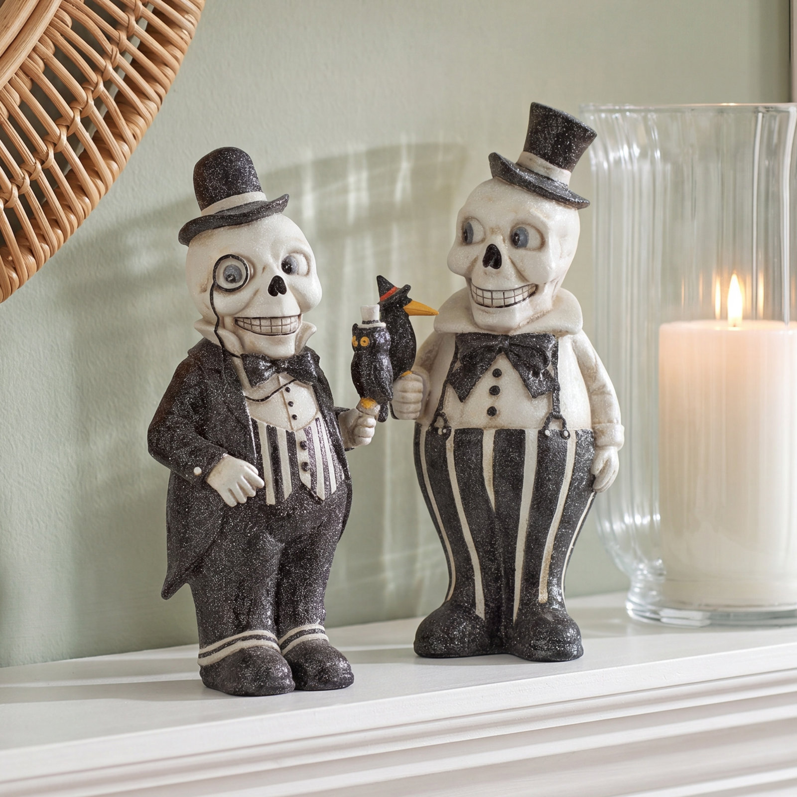 Lichter 2-Piece Halloween Skeleton Figurine Set