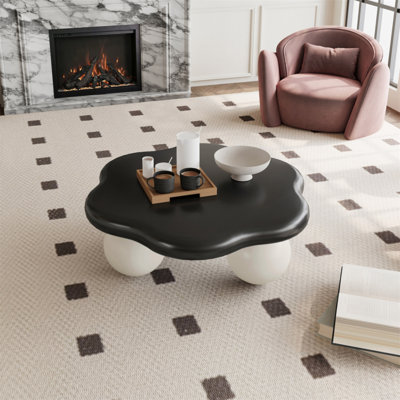 Table basse de 35 po en forme de nuage de couleur contrastante, table basse minimaliste moderne en forme de pétale avec pieds sphériques, table de salon pour petits appartements avec pieds blancs