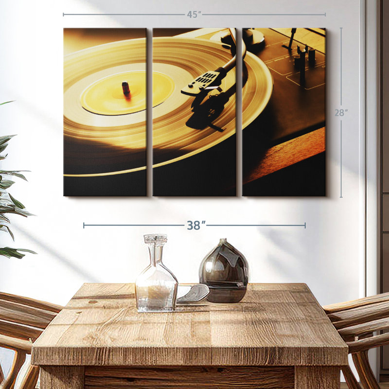 «Spinning Vinyle», 3 pièces sur toile, H 28 po x l 45 po x P 1,25 po