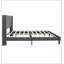 Grand lit gris foncé avec une structure durable et un design élégant, parfait pour les chambres modernes et le confort durable.