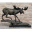 Grande sculpture d'orignal signée Wildlife