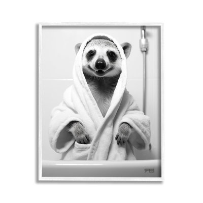 Animal dans une robe de salle de bain, estampe numérique encadrée par RB