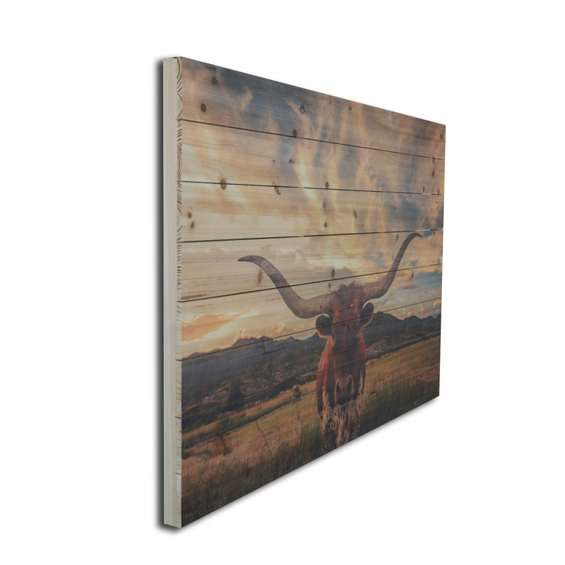 «Longhorn Cow in Field», art mural en bois
