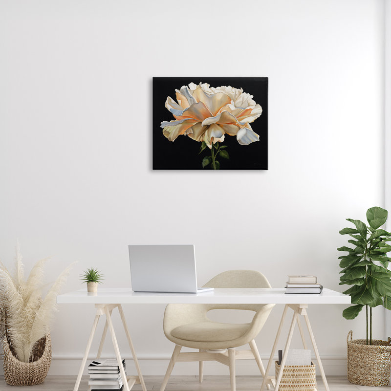 Délicats pétales d'œillets sur toile noire, design par Liz Jardine, H 16 po x l 20 po