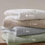Ensemble de courtepointe brodée en coton 3 pièces pour très grand lit, blanc-128367401-128367405