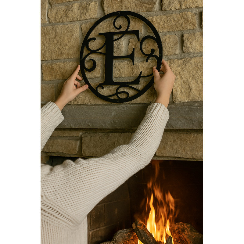 Décoration murale monogramme «Fancy Vine», H 36 po x l 36 po x P 0,25 po, Acier inoxydable poli, Oui