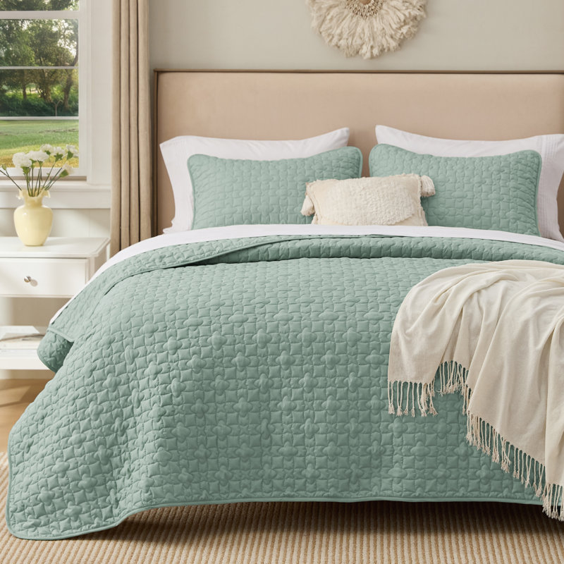 Bedsure Quilts - Lightweight Bedspreads with Lucky Star Quilting, Soft Quilt Bedding Set, Iceberg Green, King Quilt + 2 Shams