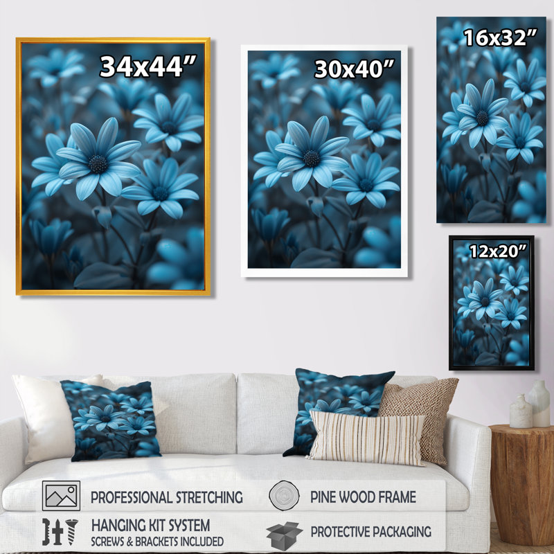 Décorations murales monochromes bleues et grises brumeuses I - marguerites, Toile tendue, H 44 po x l 34 po x P 1,5 po