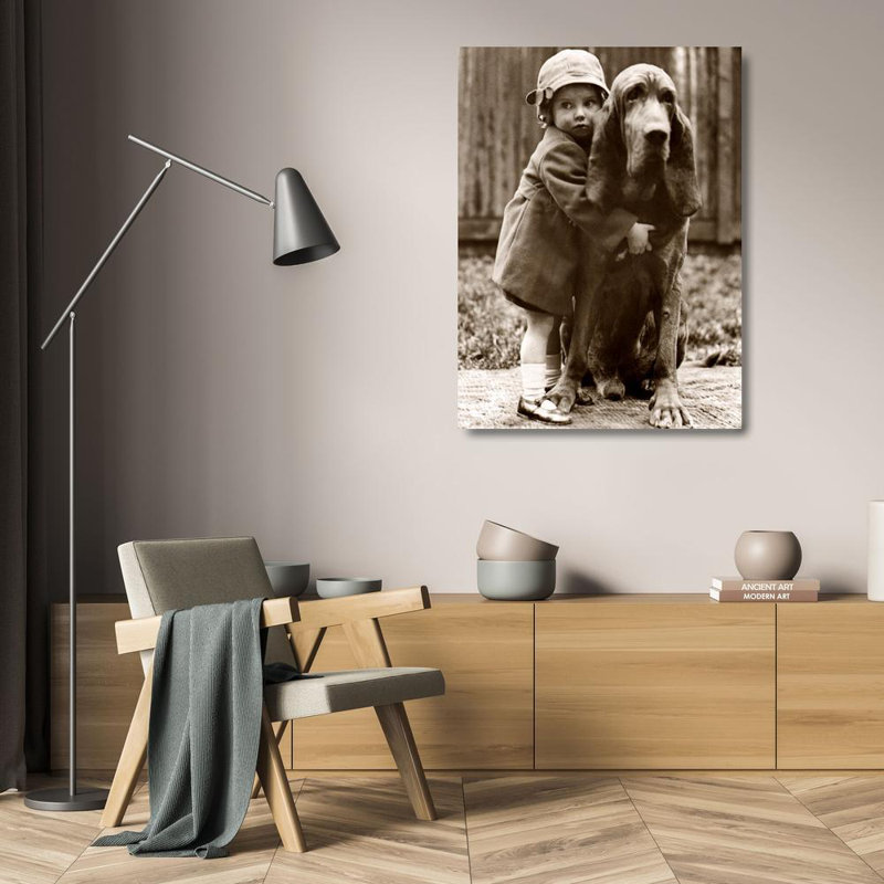 Girl's Best Friend, H 24 po x l 18 po