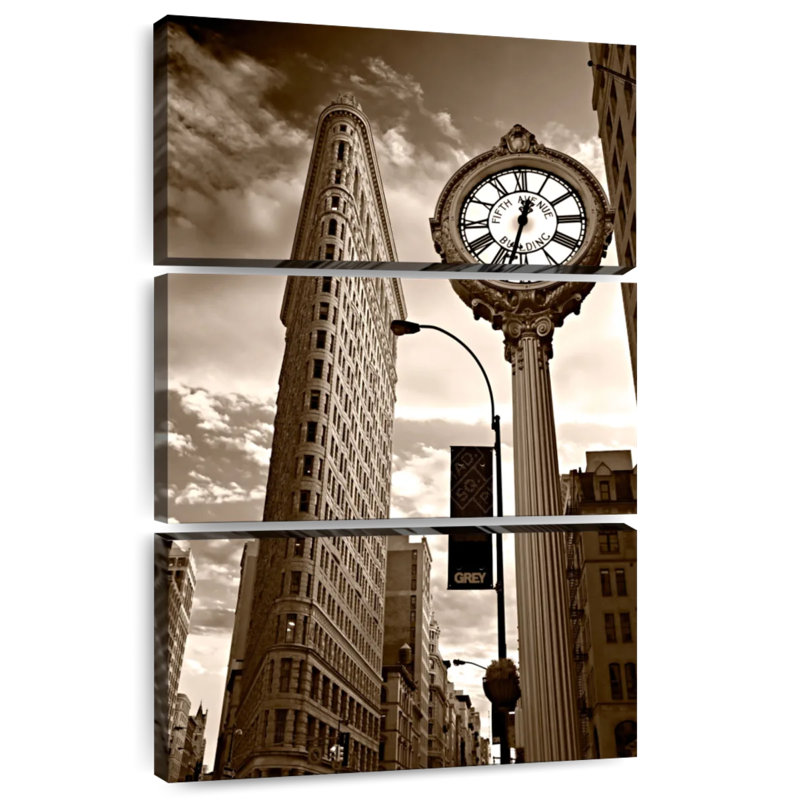 Nicci Flatiron Building à New York, H 32 po x l 20 po