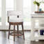 Tabouret de comptoir pivotant rembourré de 61 cm (24 po), pivotant à 360°, avec assise et dossier rembourrés, structure en bois massif, repose-pieds et garniture cloutée.-957258364-958391966-936388591