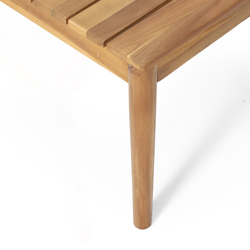 Table basse d'extérieur au design rustique
