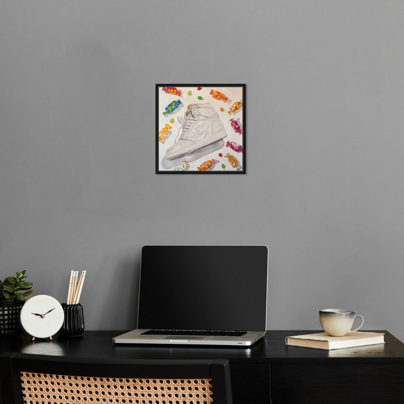 «Candies and Sneaker», impressions sur toile par Notoriart, Cadre noir, H 13 po x l 13 po