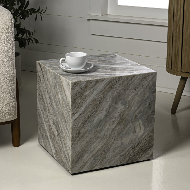 Table d'appoint cubique en marbre Felix, 15" H x 15" W x 15" D, Beige