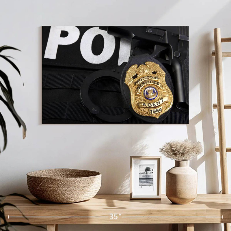 Chose de la police d'Alcaraz, H 16 po x l 24 po