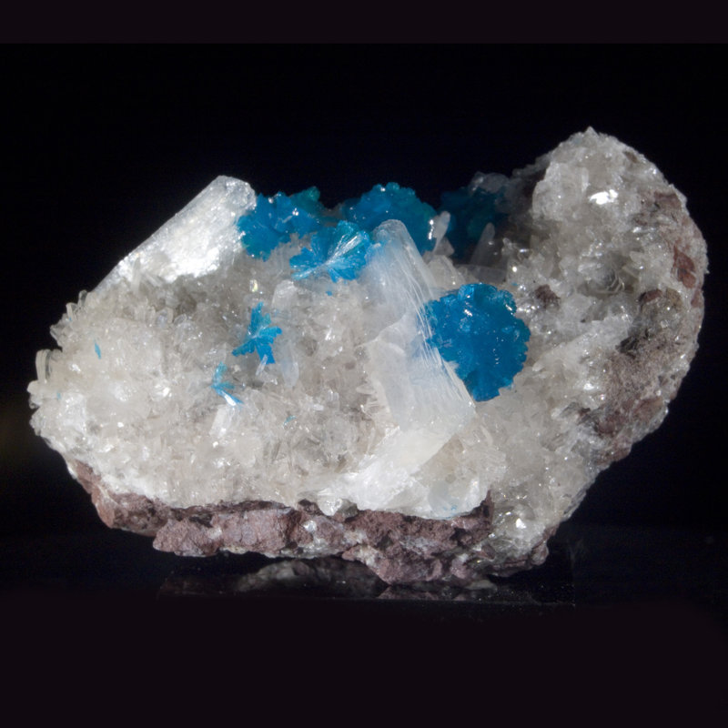 Cavansite sur heulandite miniature avec stilbite