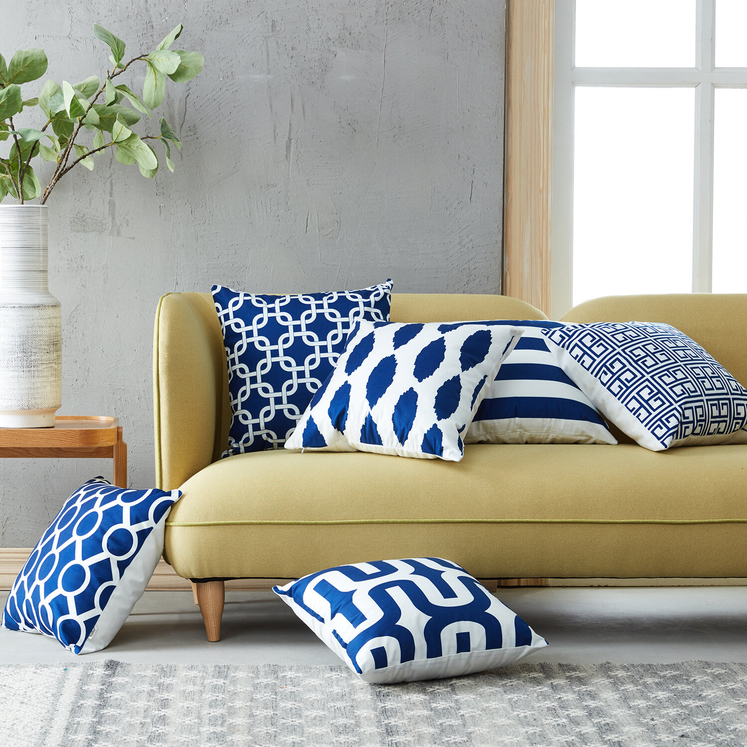 https://assets.wfcdn.com/im/54901429/compr-r85/1319/131900049/geometric-pillow-cover.jpg