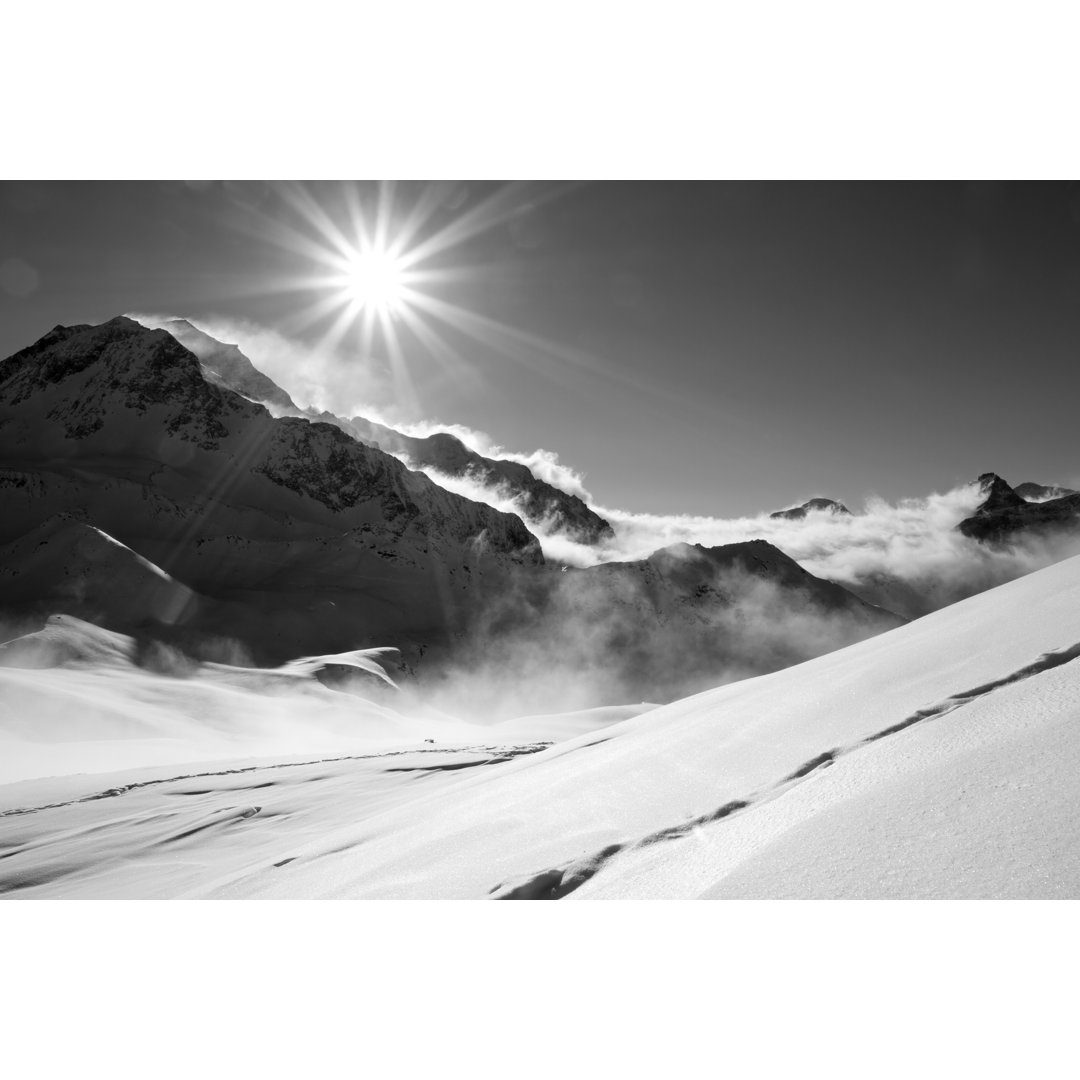 Schöne Winterlandschaft von VichoT - Druck auf Leinwand ohne Rahmen