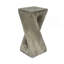 Table d'appoint d'extérieur en béton léger en forme de torsion avec texture semblable au bois et design sculptural moderne.-1991773001