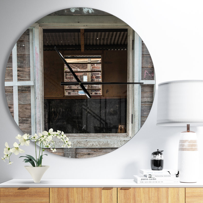 Horloge murale Swigart Farmhouse Designart, Moyen