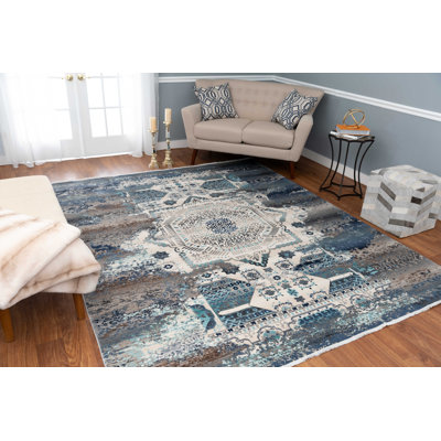 Zermeno Oriental Indoor Rug