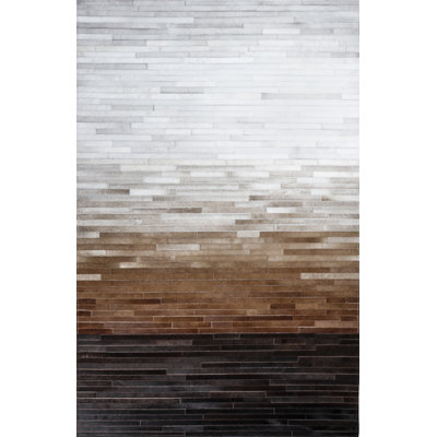 Tapis rectangulaire unique en cuir de vache Jessiana