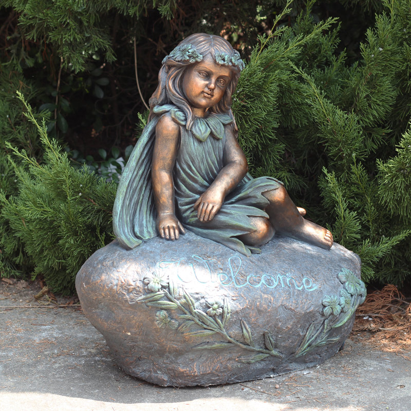 Statue de jardin fée en magnésium assise