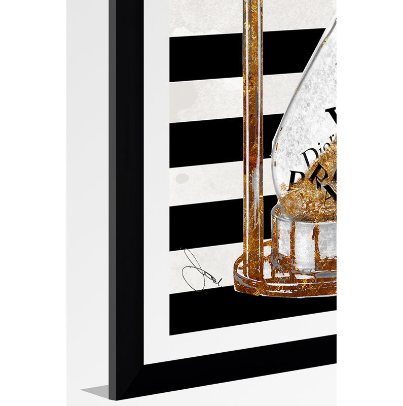 «Time for Couture», reproduction d'impression encadrée, H 39,5 po x l 27,5 po x P 0,75 po, Acrylique avec cadre noir