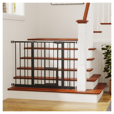 Adjustable Metal Baby Gate with Integrated Pet Door