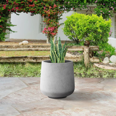 Pot à fleurs en béton Laihla