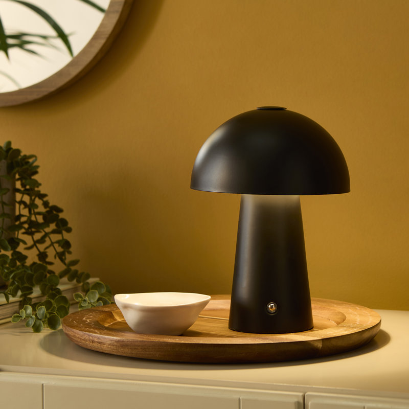 Deira Metal Table Lamp, Black
