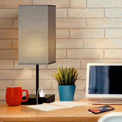 Lampe de table USB en métal Yarnall