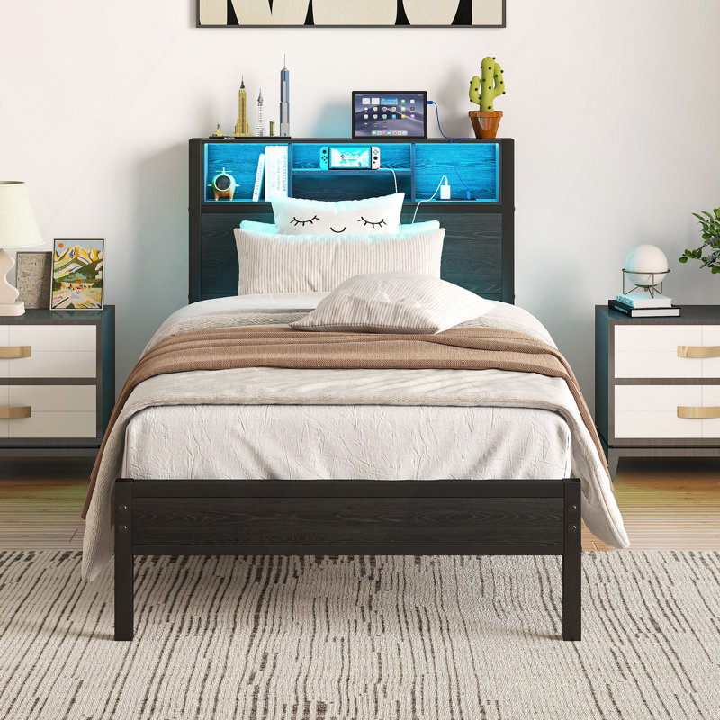 Structure de lit simple avec tête de lit, lit plateforme en métal avec station de charge, rangement pour bibliothèque, aucun sommier requis, assemblage facile