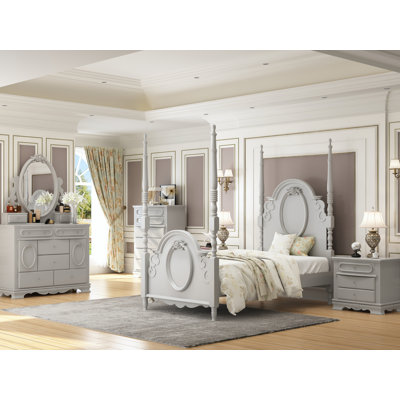 Akashia Poster Bed in Gray
