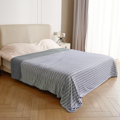Catalonia Lightweight Cooling Blanket for Hot Sleepers