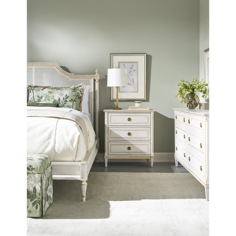 Monarch Scalloped Bed, King