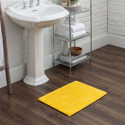 Kail Plush Stain/Fade Resistant Machine Washable Bath Mat