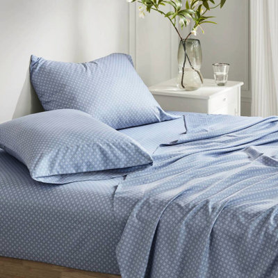 Couette et drap à motif floral aquarelle bleu, en microfibre douce, hauteur de l'emballage : 30 cm, convient aux matelas jusqu'à 35,5 cm d'épaisseur (taille simple), profondeur : 48 cm, repassage à la vapeur recommandé.