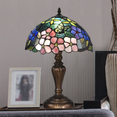 Smithville Resin Table Lamp