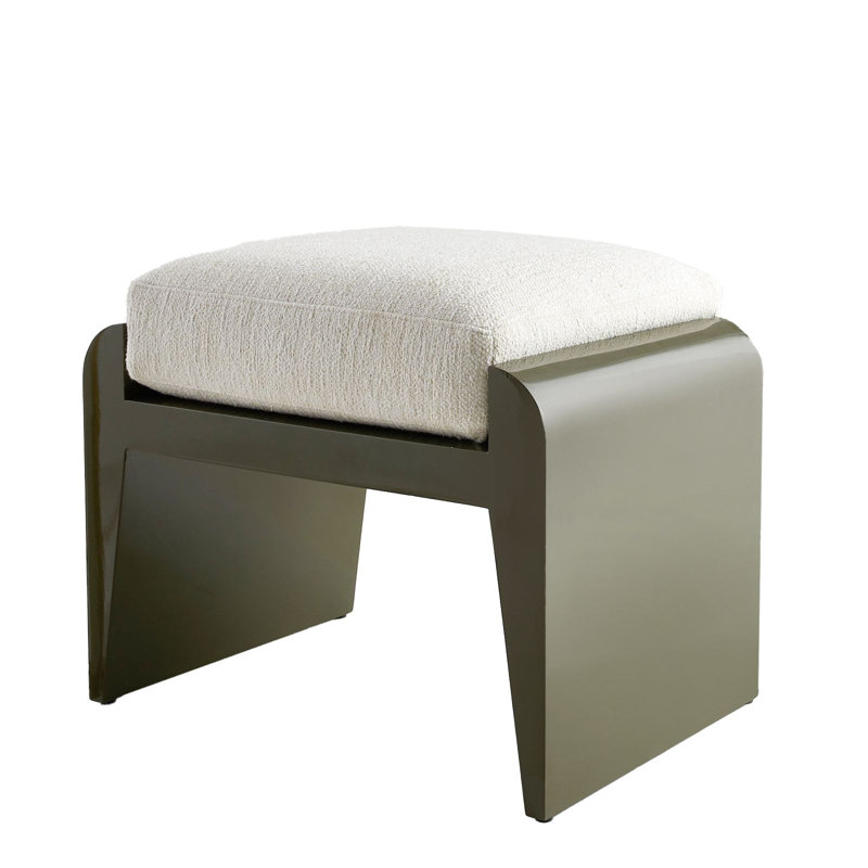 Alanna Ottoman, Moss