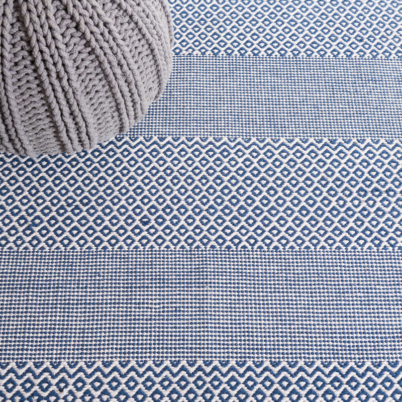 Tapis rayé ivoire / bleu marine en coton tissé à plat à la main Annia, Rectangle 5 pi x 8 pi